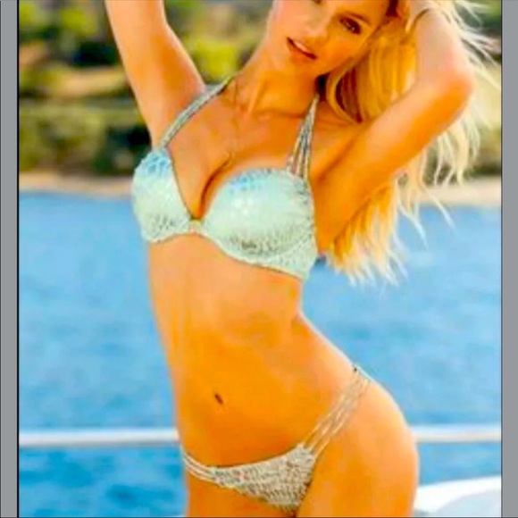 32B/XS - Victoria's Secret Swim BOMBSHELL Add-2-Cups - Picture 1 of 10